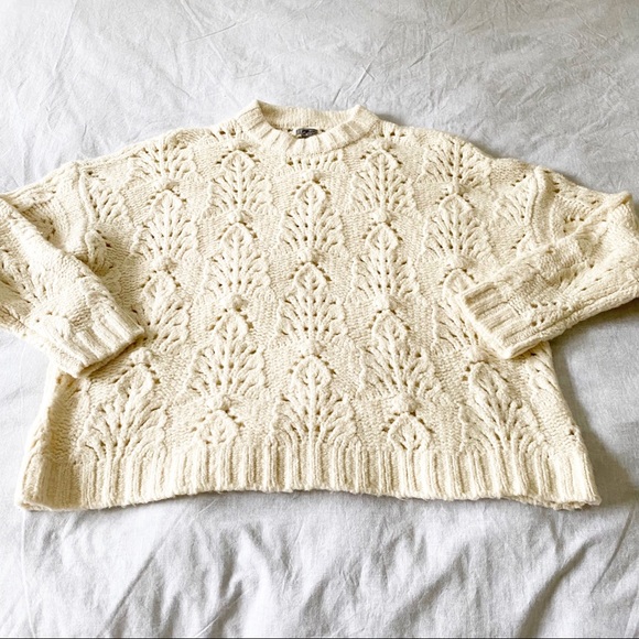 AERIE Crew Neck Sweater Cream Medium NEW NWOT - Picture 2 of 8